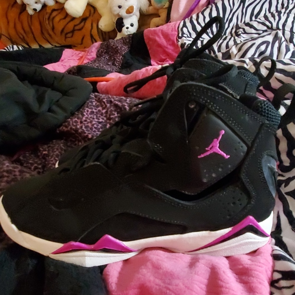 Black jordans